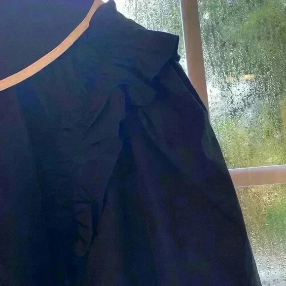 AUREM Black Blouse Women Medium Flowy NWOT, purchased at boutique, ruffles - Picture 4 of 9